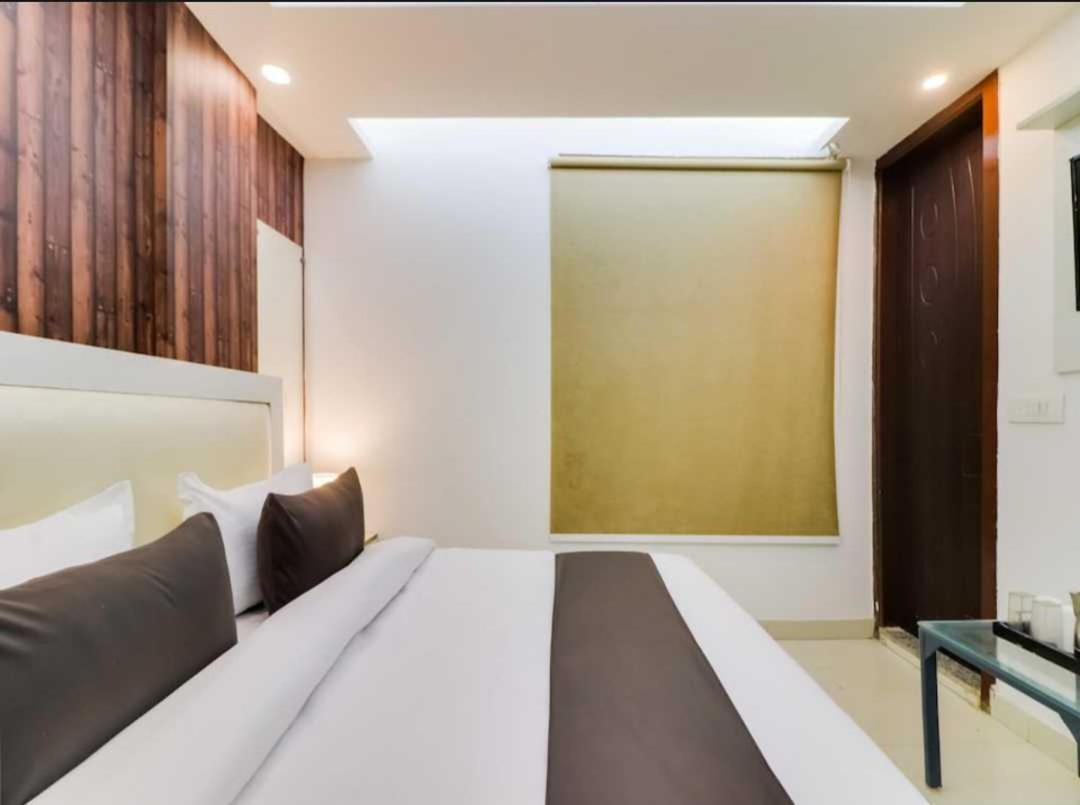 Hotel O Galaxy Stay Neu-Delhi Exterior foto