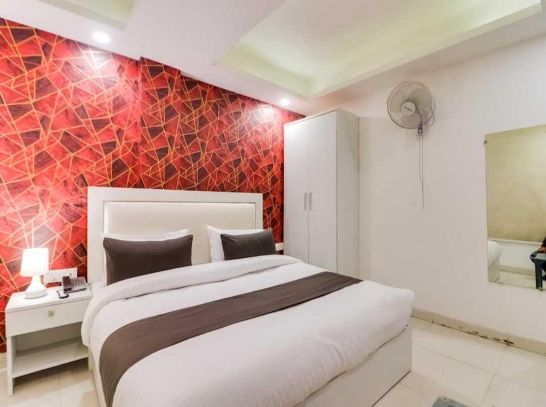 Hotel O Galaxy Stay Neu-Delhi Exterior foto
