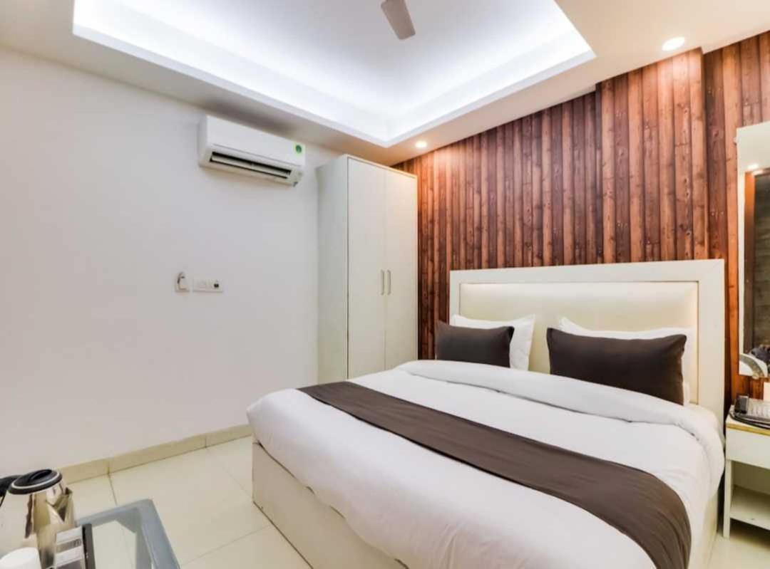 Hotel O Galaxy Stay Neu-Delhi Exterior foto